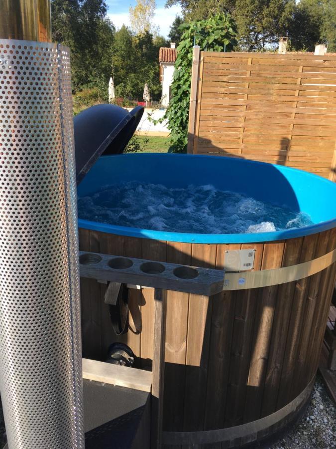 Maison Perigord Vert Piscine Et Spa La Roche-Chalais ภายนอก รูปภาพ