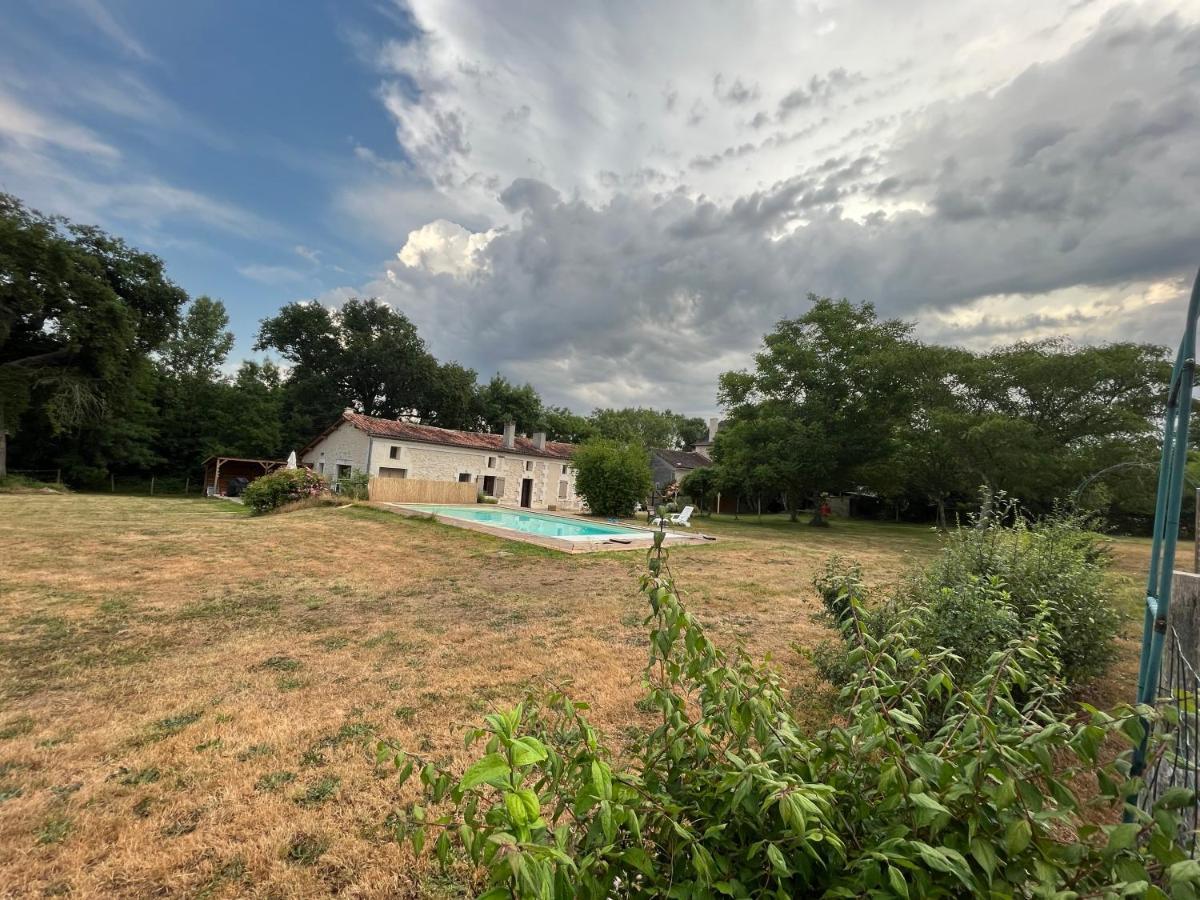 Maison Perigord Vert Piscine Et Spa La Roche-Chalais ภายนอก รูปภาพ