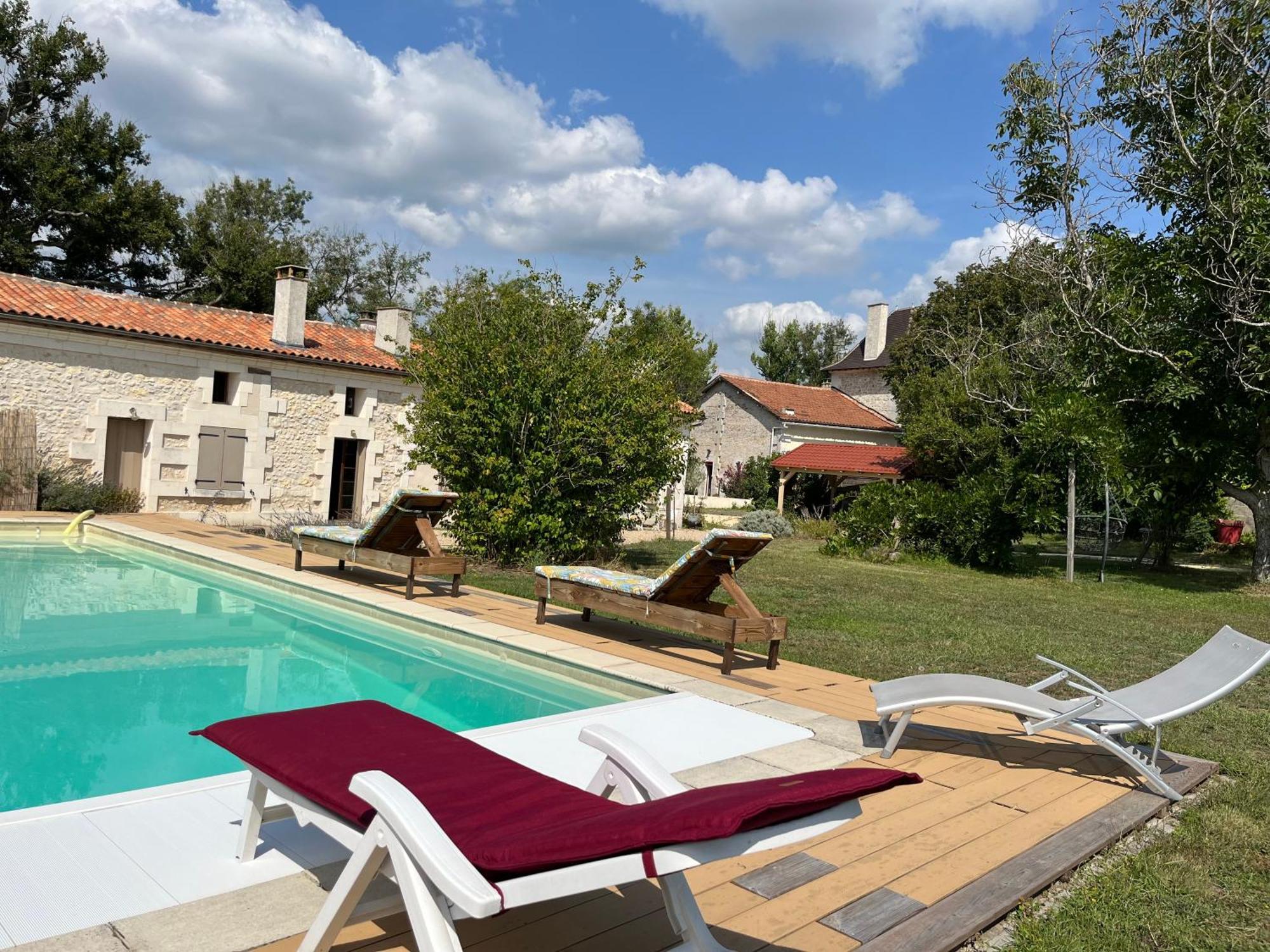 Maison Perigord Vert Piscine Et Spa La Roche-Chalais ภายนอก รูปภาพ